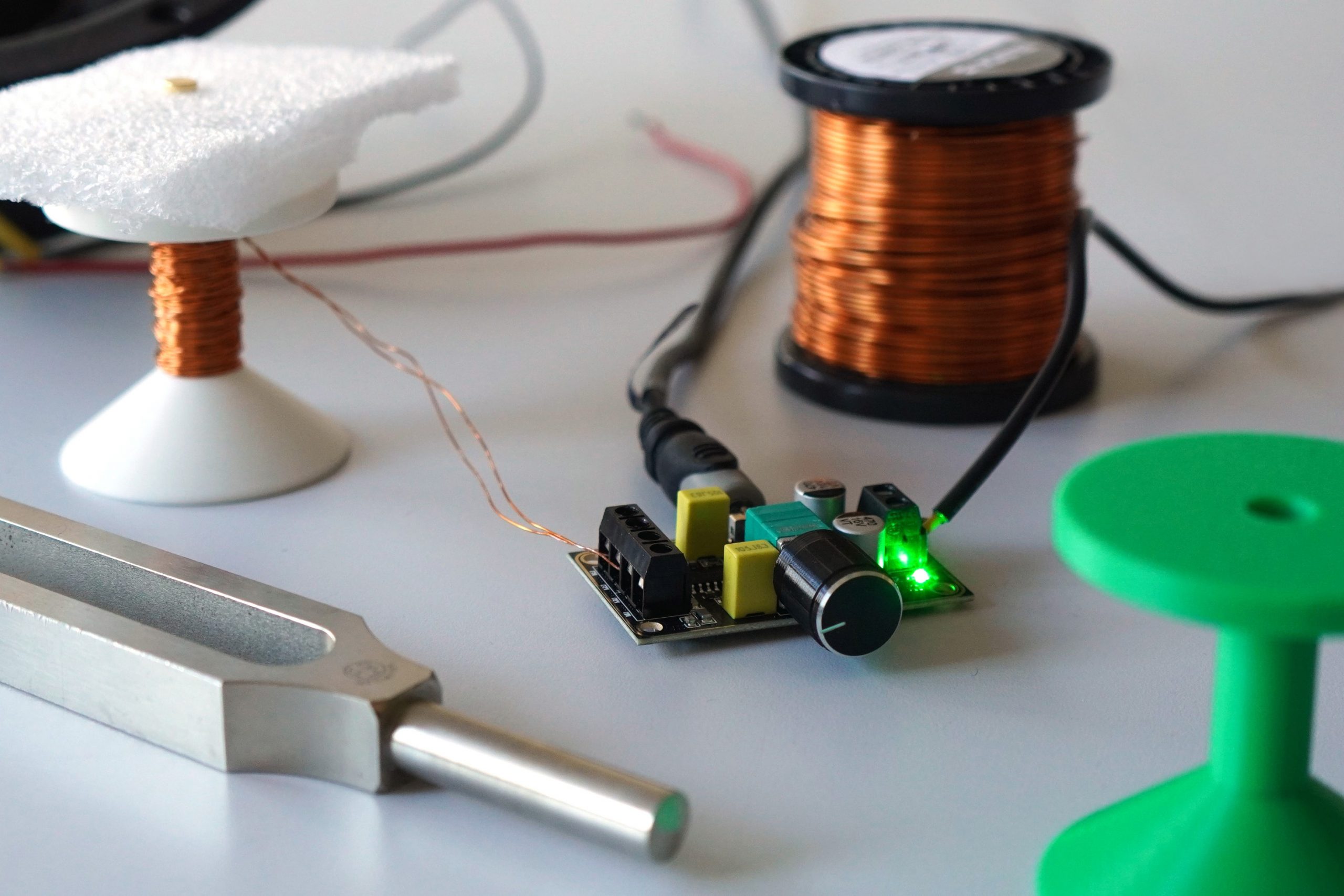 Komponenter vid bygge av högtalare